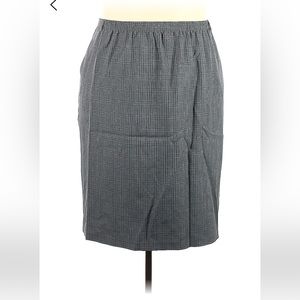 Gray pencil skirt